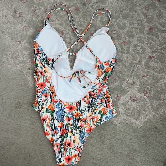 Lucky Brand One Piece Swimsuit - Picture 2 of 6